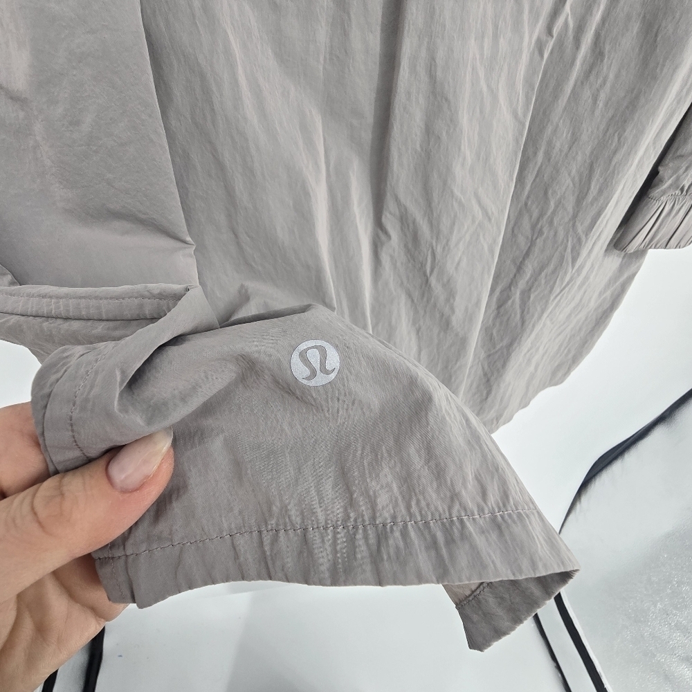 Lululemon stroll city grey silver jacket midi leghnth size 10 - Picture 8 of 10